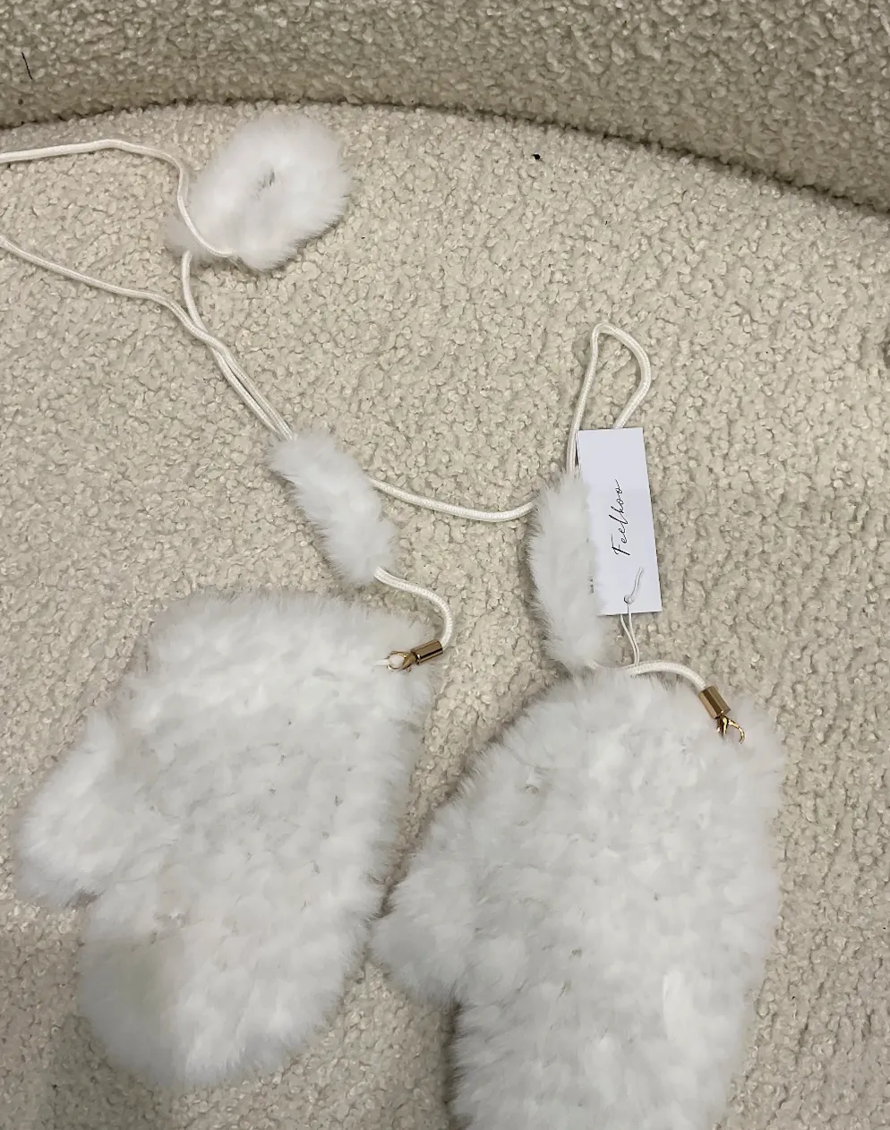 Faux Fur Mits Beige