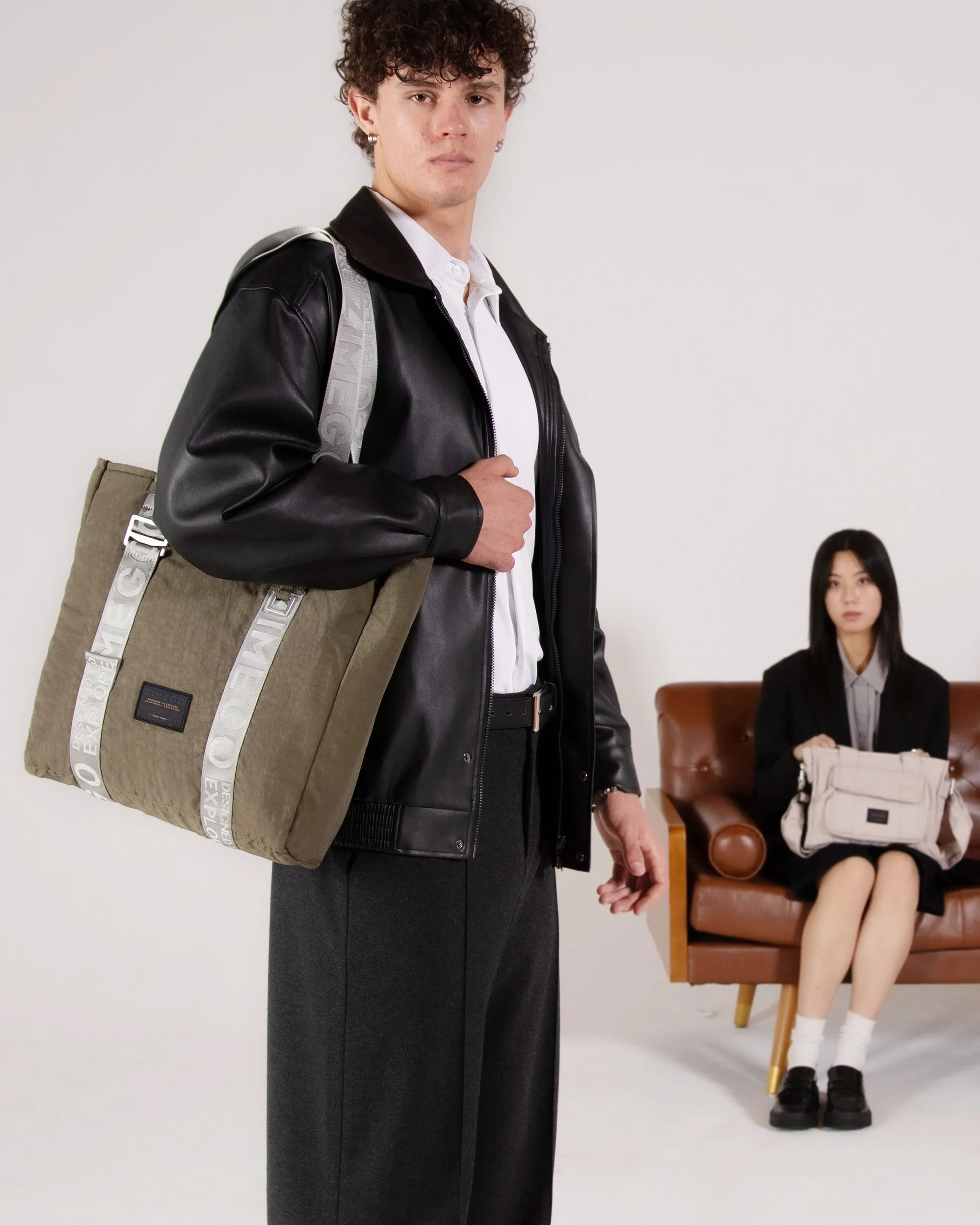 Neo Laptop Tote – Stylish & Functional Laptop Bag for Work, Travel, and Everyday Use