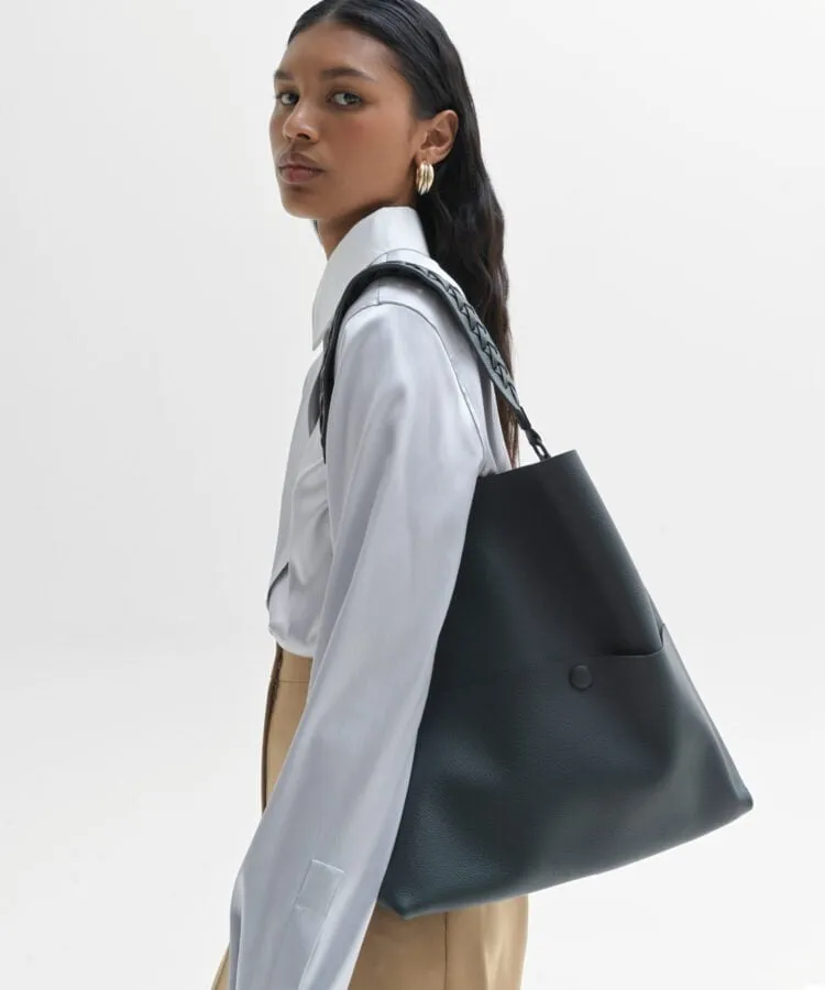 Slim M Stitch Tote Grained Leather Pine